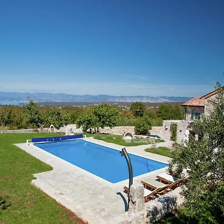 Villa On Krk With Pool And Outdoor Kitchen