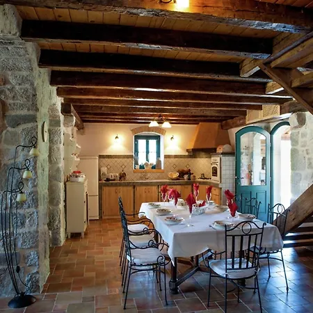 On Krk With Pool And Outdoor Kitchen Strilcici