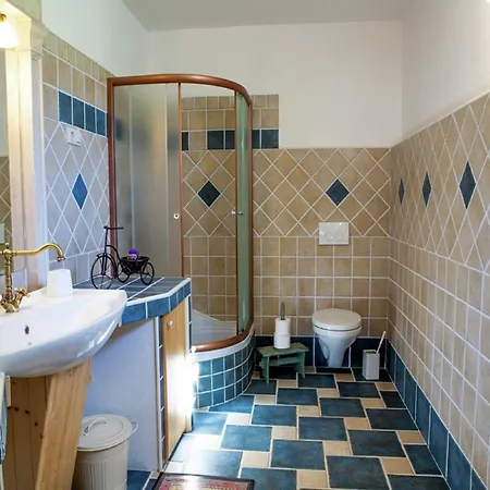 On Krk With Pool And Outdoor Kitchen Vilă *