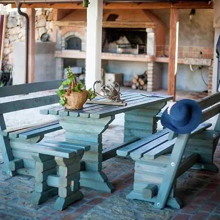 Vilă On Krk With Pool And Outdoor Kitchen Strilcici