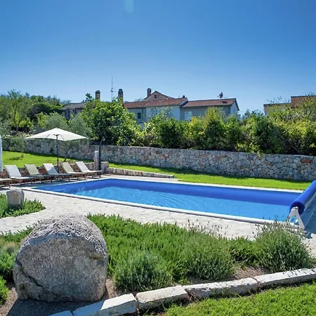 On Krk With Pool And Outdoor Kitchen