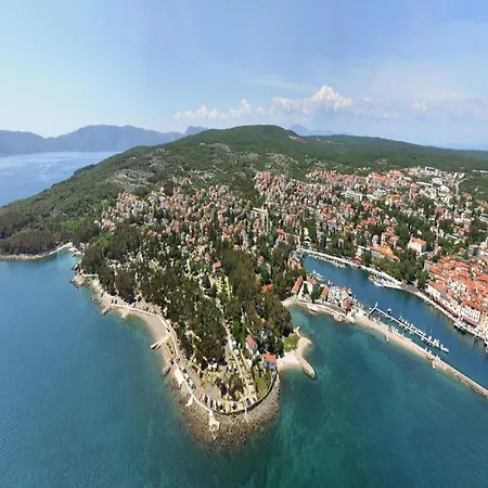 On Krk With Pool And Outdoor Kitchen