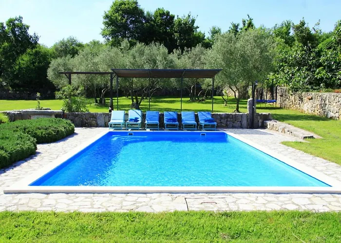 On Krk With Pool And Outdoor Kitchen * Strilcici