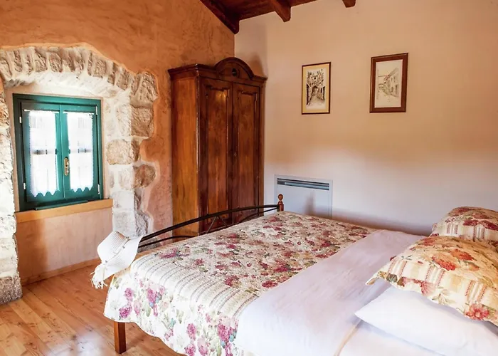 On Krk With Pool And Outdoor Kitchen