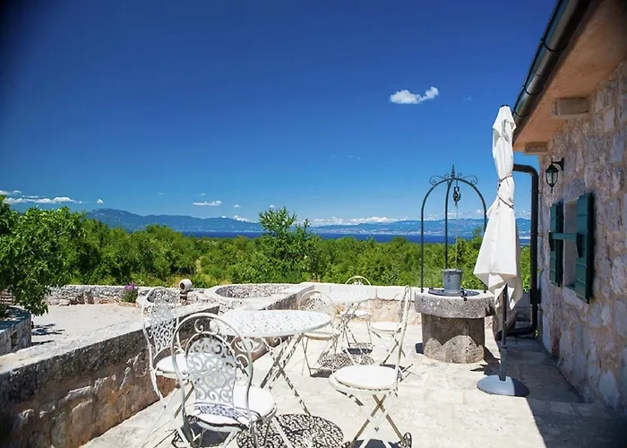 Villa On Krk With Pool And Outdoor Kitchen