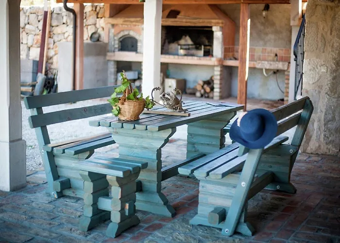 别墅 On Krk With Pool And Outdoor Kitchen Strilcici